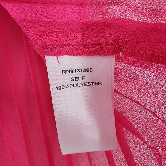 Vici Sleeveless Hot Pink Tie Neck Flowy Lightweight Pleated Blouse Size Small - Picture 3 of 5